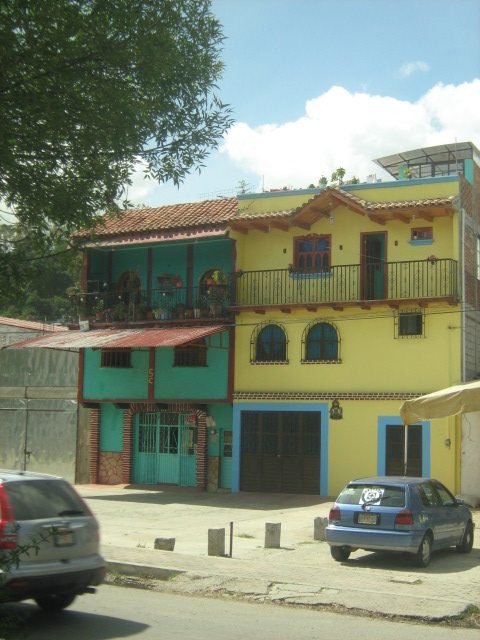 Calles coloniales en una visita guiada por San Cristóbal de las Casas