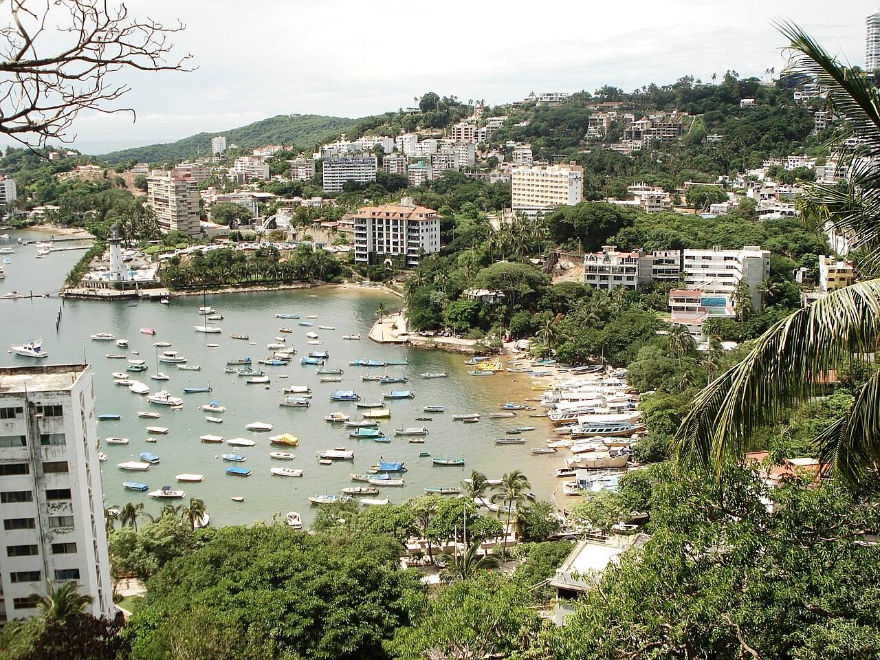 Playas de arena dorada: parada imprescindible de qué ver en Acapulco