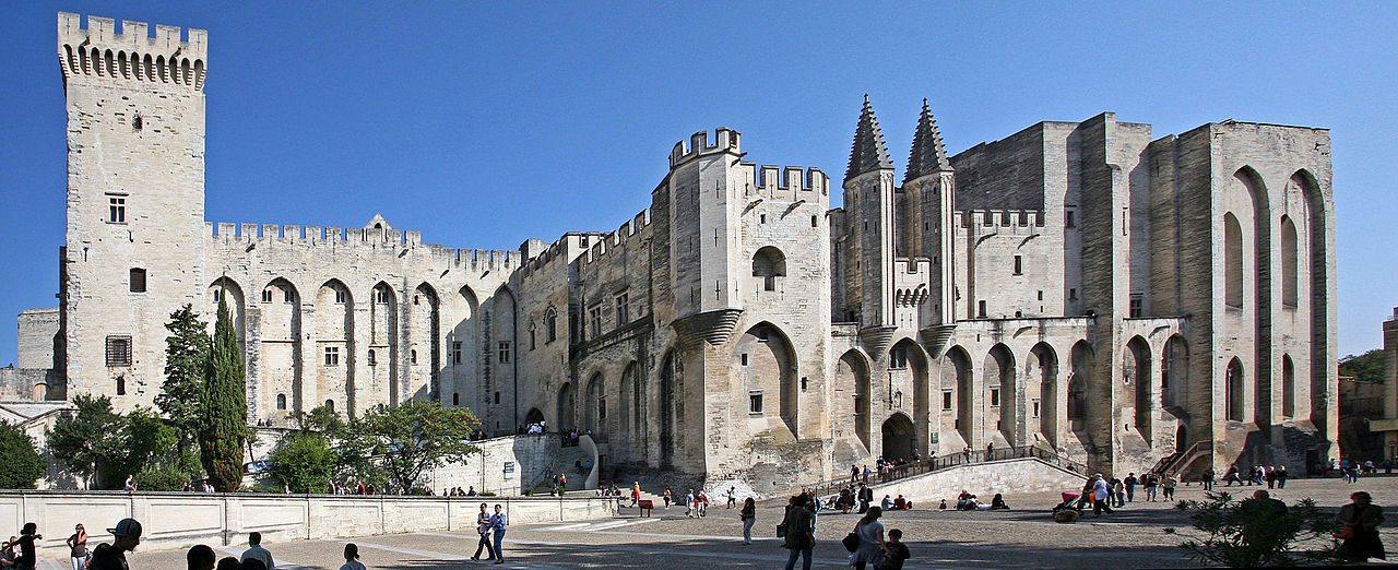 Qué ver en Avignon: el imponente Palacio de los Papas domina la ciudad