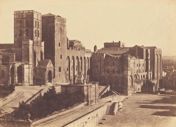 Qué ver en Avignon: el imponente Palacio de los Papas domina la ciudad