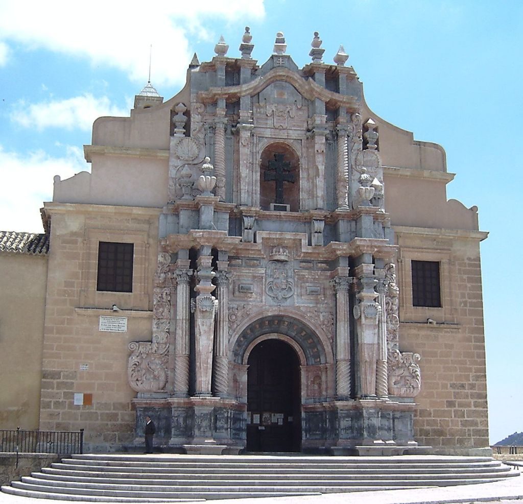 Visita guiada en Caravaca de la Cruz: la Basílica de la Vera Cruz corona el casco antiguo.