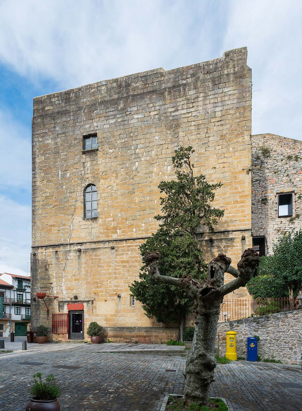 El Castillo de Carlos V, hoy Parador, uno de los imprescindibles que ver en Hondarribia
