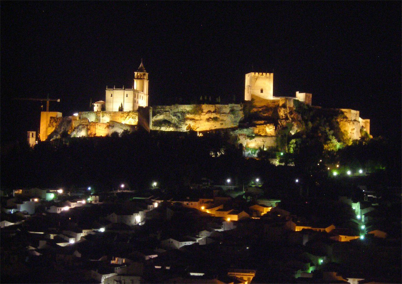 Visita guiada en Alcalá la Real: la Fortaleza de la Mota dominando el valle