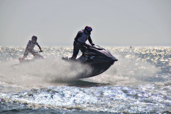 Deportes acuáticos, otra manera de disfrutar de qué hacer en Torrevieja
