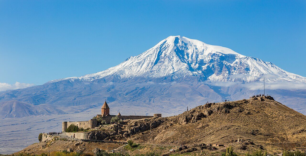 Monasterio de Khor Virap frente al monte Ararat, excursión desde Erevan