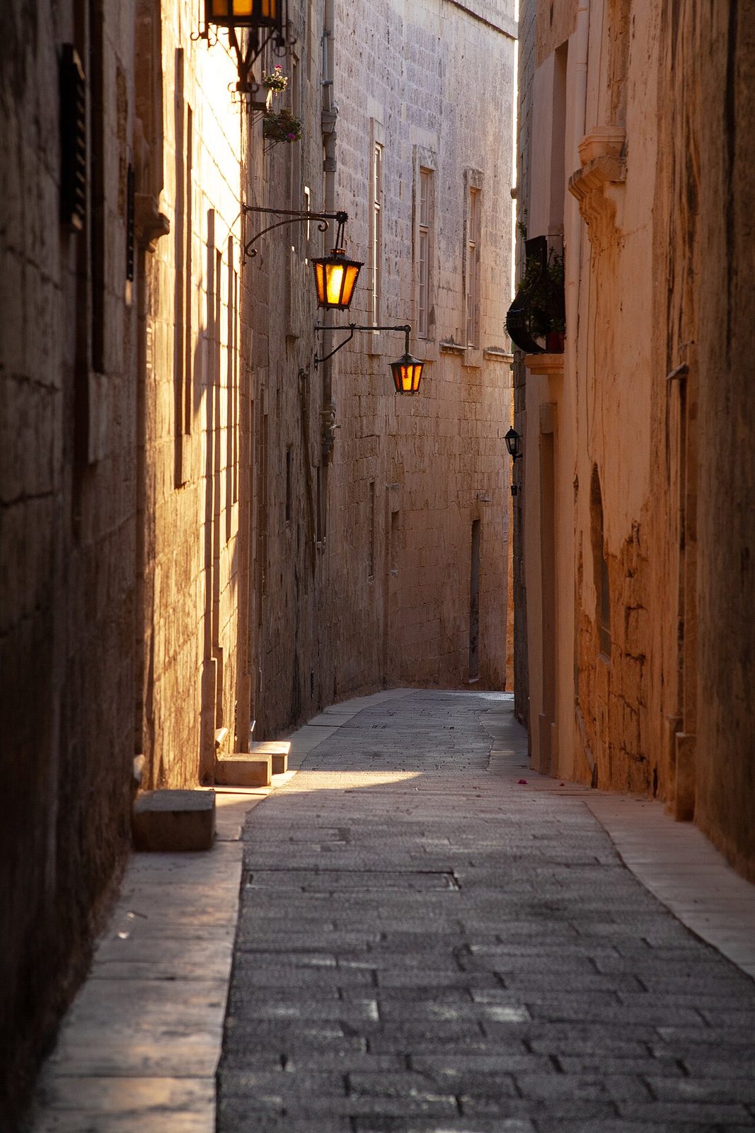 Callejear sin rumbo es de lo mejor que ver en Mdina, la ciudad del silencio