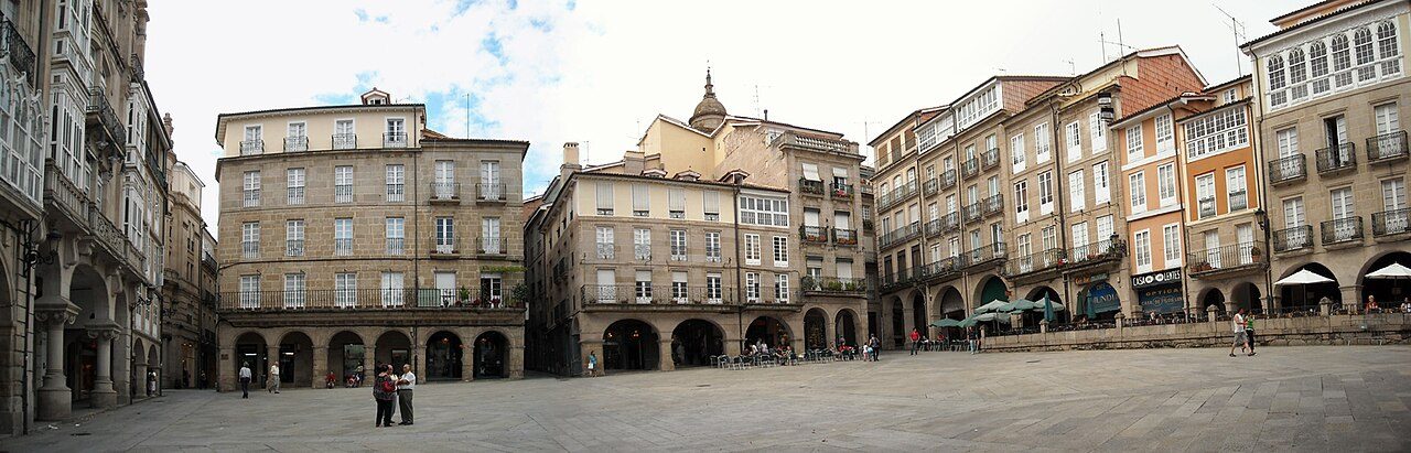 Calles del casco histórico, punto de partida para descubrir qué ver en Orense
