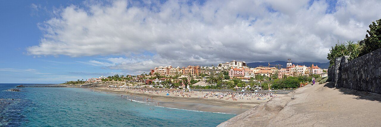 Playa del Duque, una de las mejores playas que ver en Costa Adeje