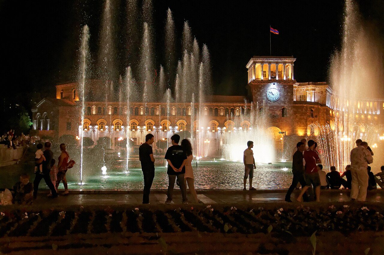 La Plaza de la República, corazón de qué ver en Erevan