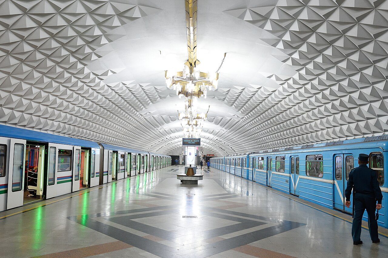 Tours y visitas guiadas en Taskent: las estaciones del metro son una parada imprescindible.