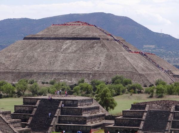 Excursiones de un día en Ciudad de México: las pirámides de Teotihuacán al amanecer.