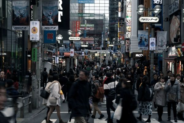 La gastronomía en Tokio se vive en los callejones de izakayas y en los mercados como Tsukiji.