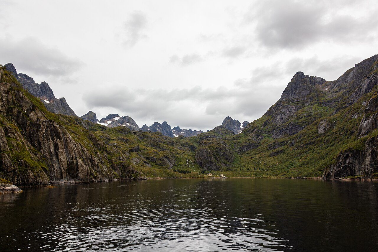 El Trollfjord, la excursión en barco más impresionante que ver desde Svolvaer