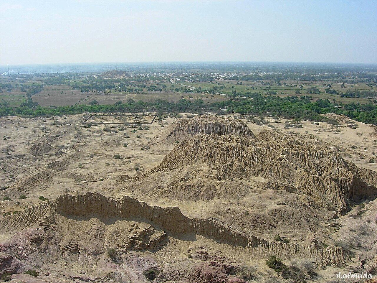 Visita guiada en Chiclayo: las pirámides de Túcume vistas desde el mirador
