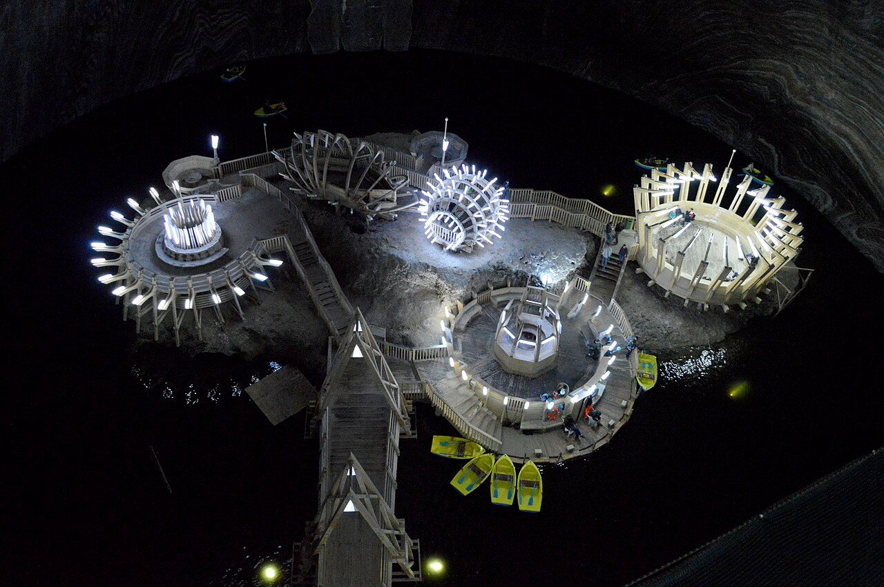 El lago subterráneo de las Salinas de Turda, la excursión imprescindible desde Cluj