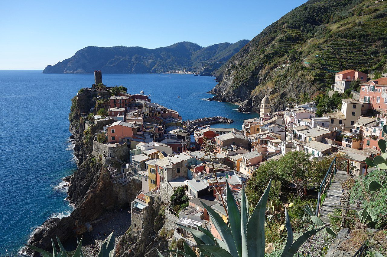 Excursiones de un día en La Spezia: Vernazza, uno de los pueblos más bonitos de Cinque Terre.