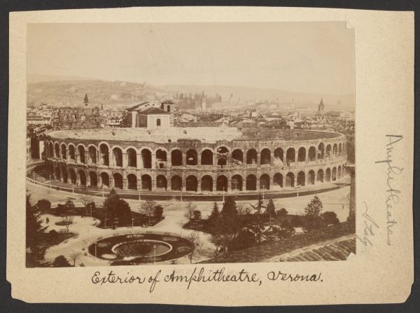 Tours y visitas guiadas en Verona: la Arena romana, protagonista del casco histórico.