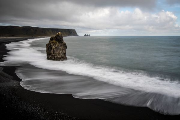 Naturaleza y aventura en Vik: costa de arena negra y glaciares de la costa sur de Islandia