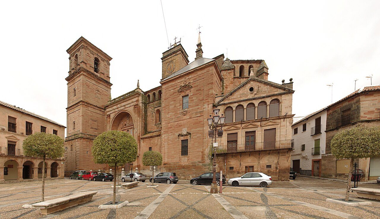 Vista de la Plaza Mayor, punto de partida para ver Villanueva de los Infantes