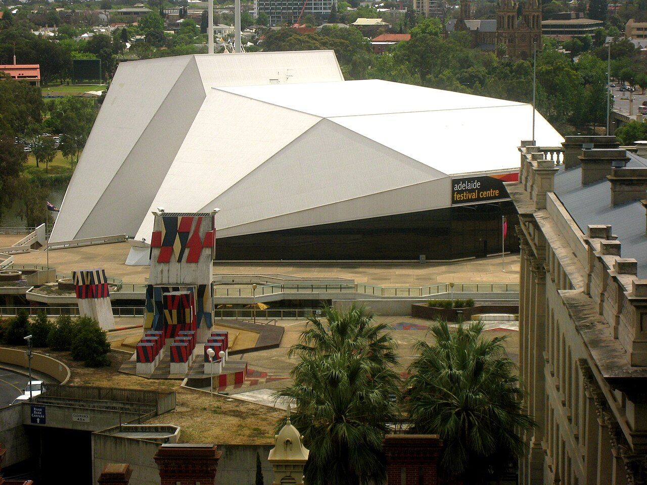 Qué ver en Adelaida: la elegante avenida North Terrace y su ambiente cultural