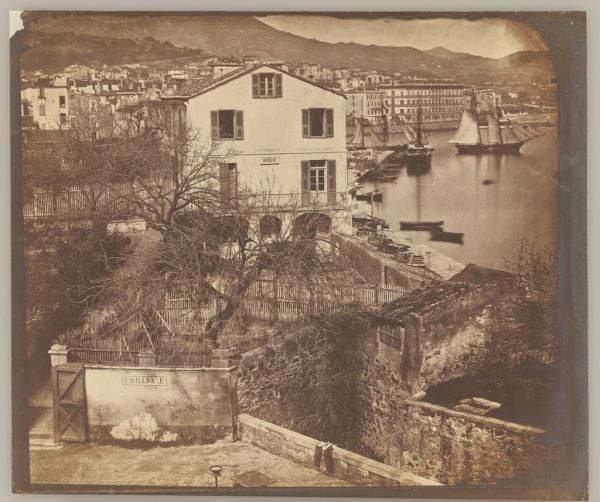 El puerto de Ajaccio, punto de partida para descubrir qué ver en la capital de Córcega