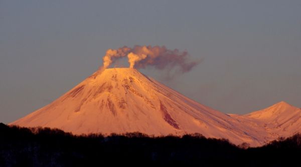 Senderismo en el volcán Avachinsky, una de las actividades más populares del destino