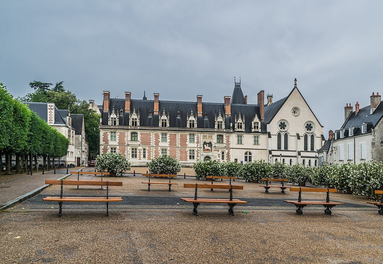 Vista del castillo real, imprescindible de qué ver en Blois