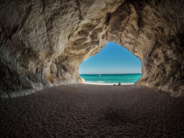Cala Luna, otra de las joyas imprescindibles que ver en Orosei