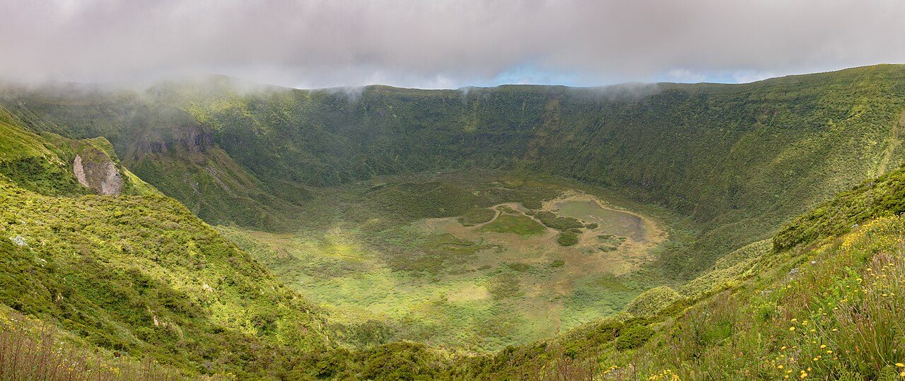 La Caldeira de Faial, uno de los miradores más impresionantes de la isla
