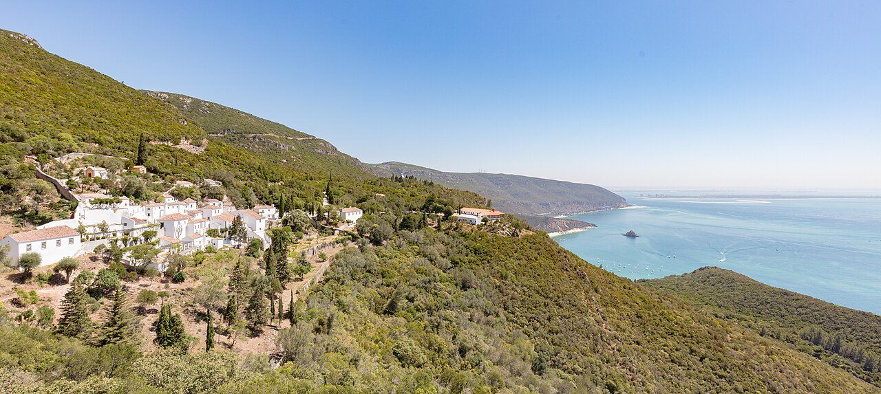El Convento da Arrábida, uno de los monumentos históricos que ver cerca de Sesimbra