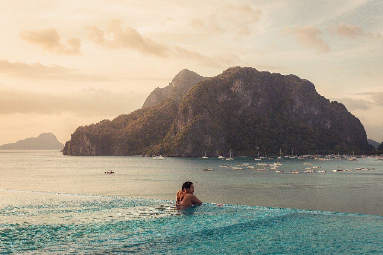 Los acantilados de piedra caliza que verás nada más llegar a El Nido, Filipinas
