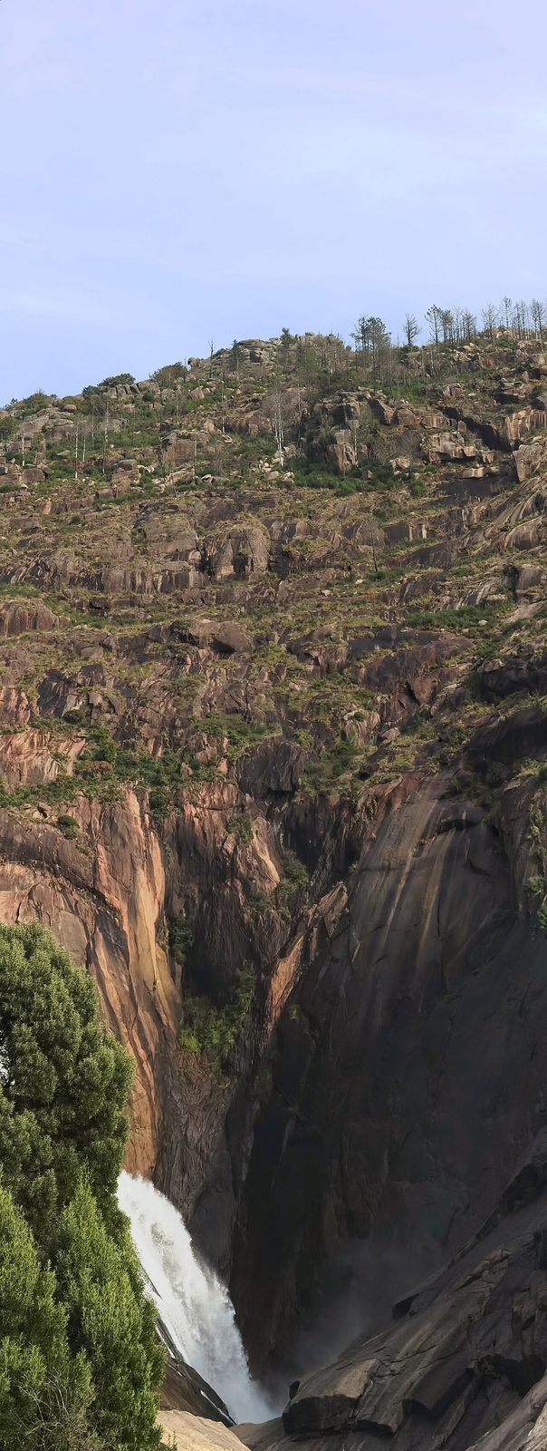 La cascada de Ézaro, una de las vistas más impresionantes cerca de Corcubión