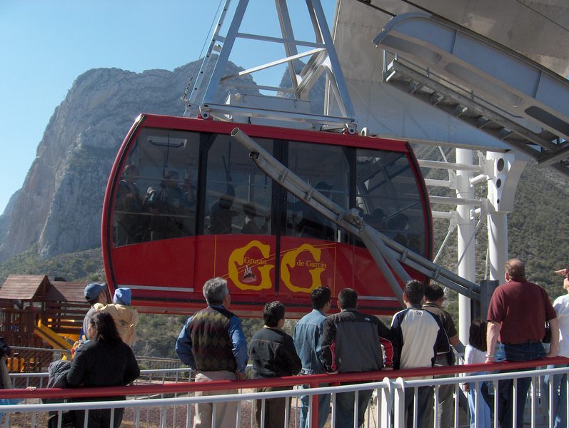 Las Grutas de García, una de las excursiones de un día en Monterrey más populares.