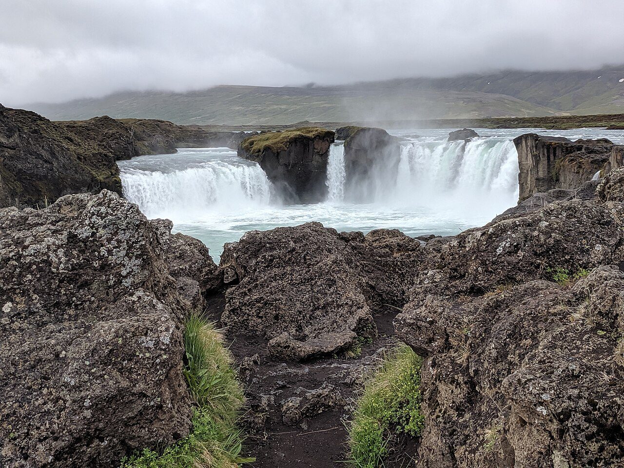La cascada Godafoss, una de las excursiones imprescindibles desde Akureyri