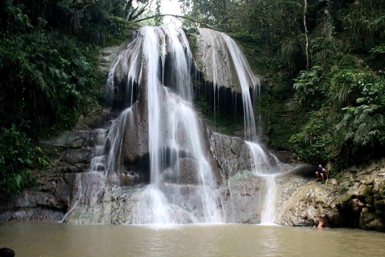 La excursión a las cascadas de Gozalandia, uno de los mejores planes de qué ver en Aguadilla