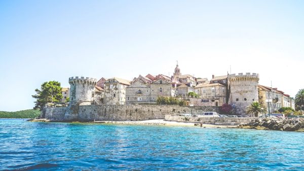 Vista del casco antiguo amurallado, lo imprescindible que ver en Korcula