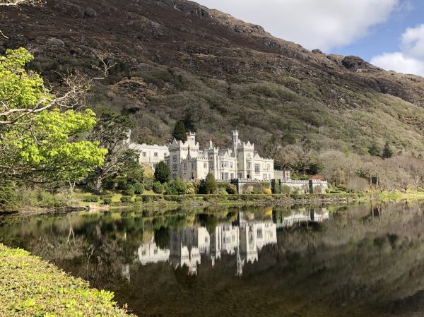 La abadía de Kylemore, excursión cercana a lo que ver en Leenaun