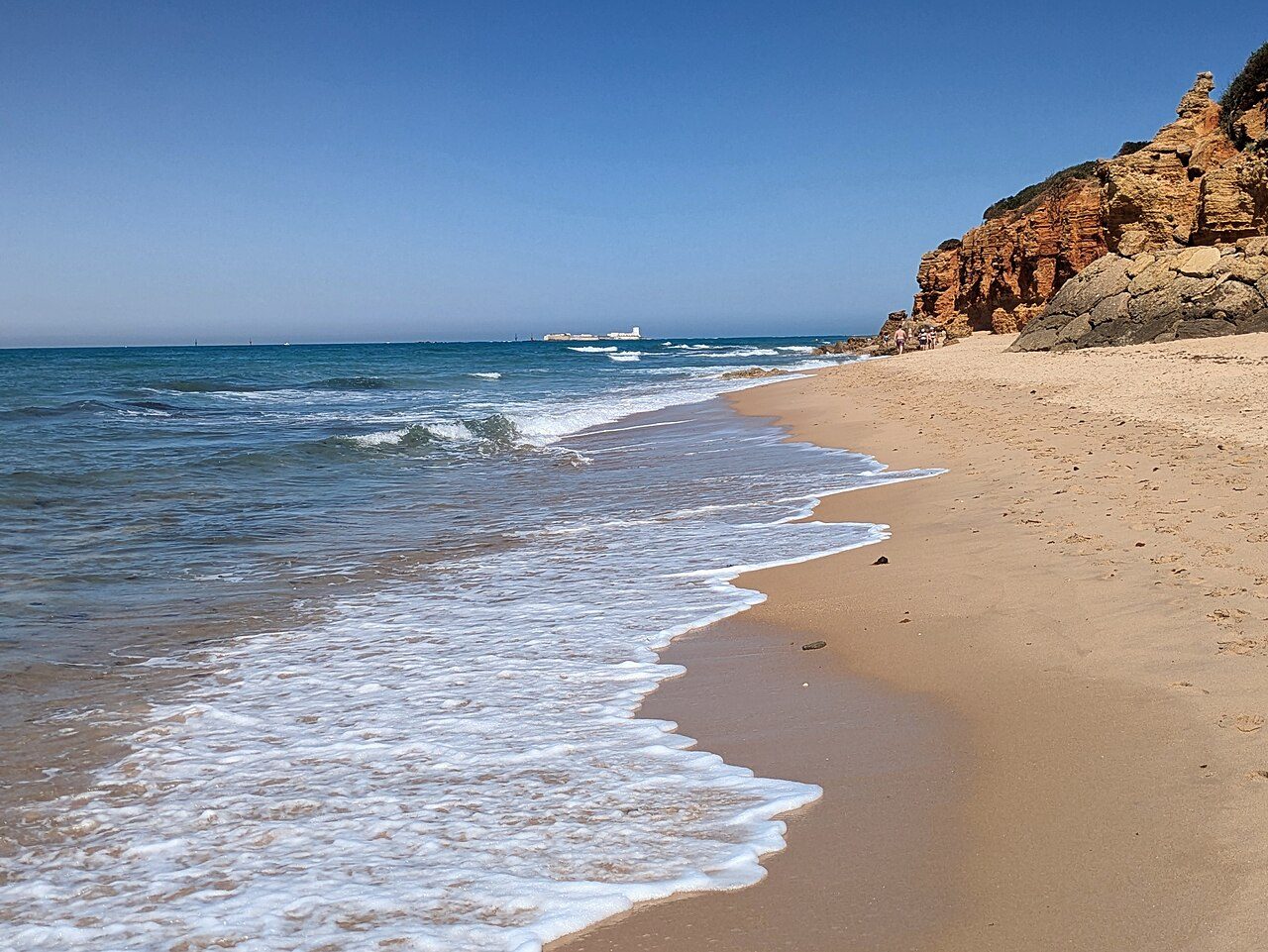 La playa de La Barrosa, uno de los imprescindibles que ver en Chiclana de la Frontera