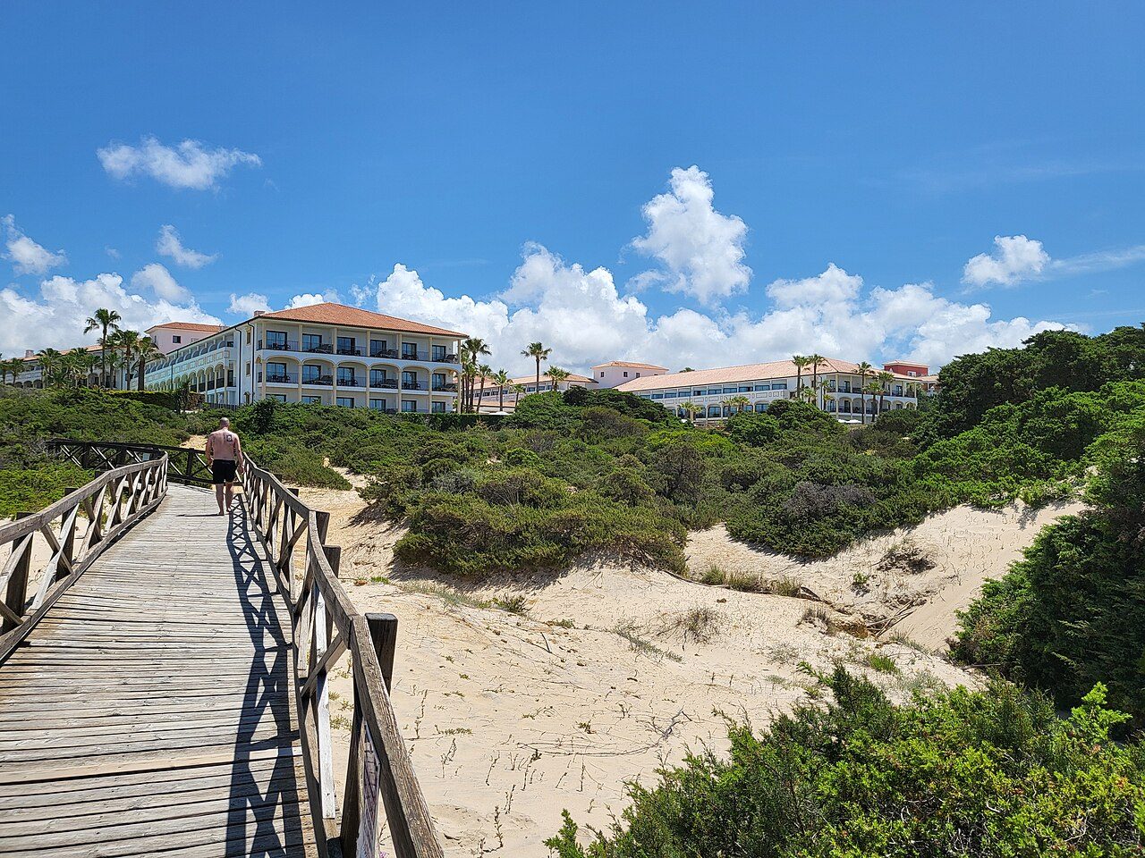 La playa de La Barrosa, uno de los imprescindibles que ver en Chiclana de la Frontera