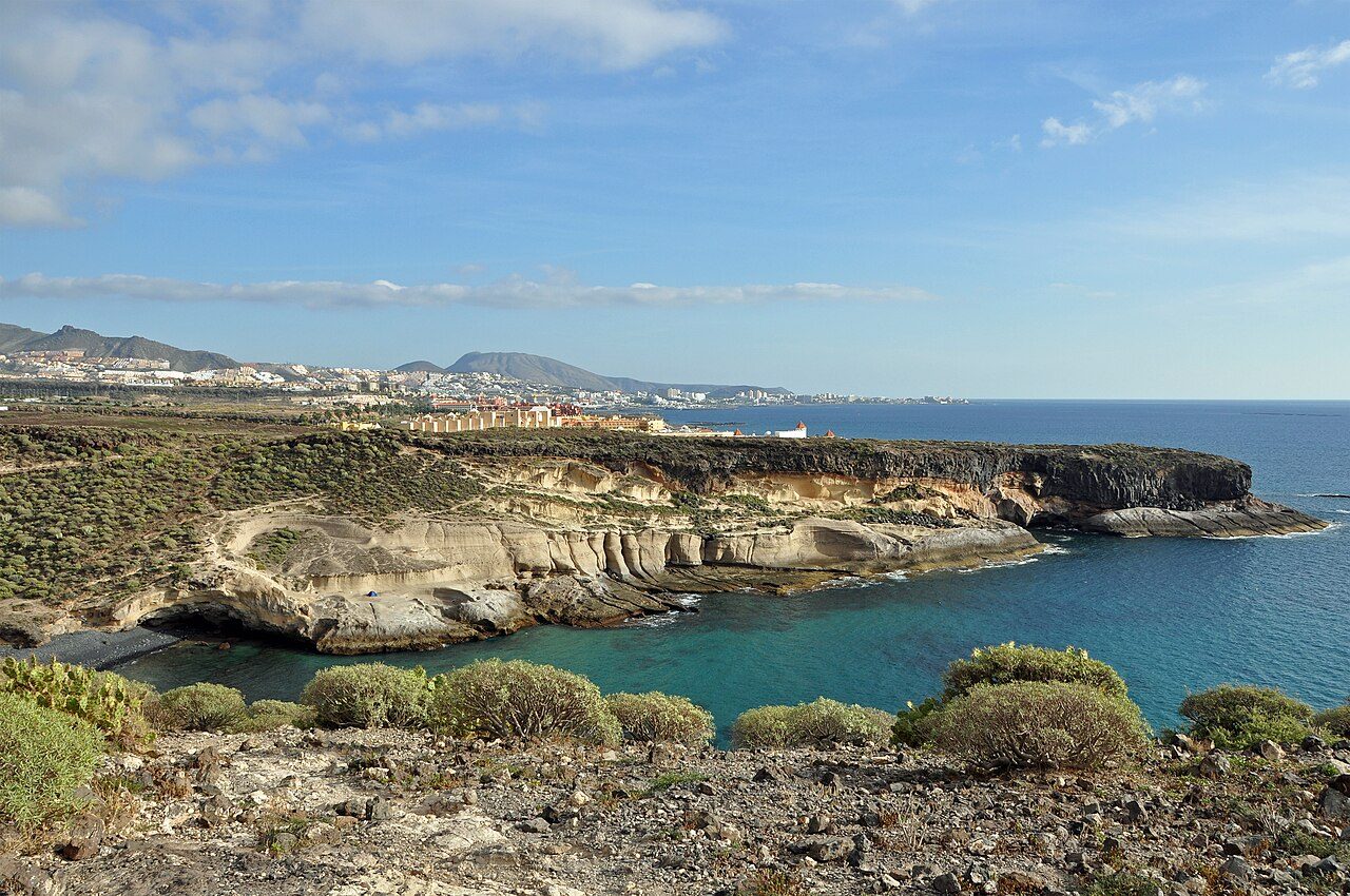 Qué ver en La Caleta: su costa tranquila en el sur de Tenerife