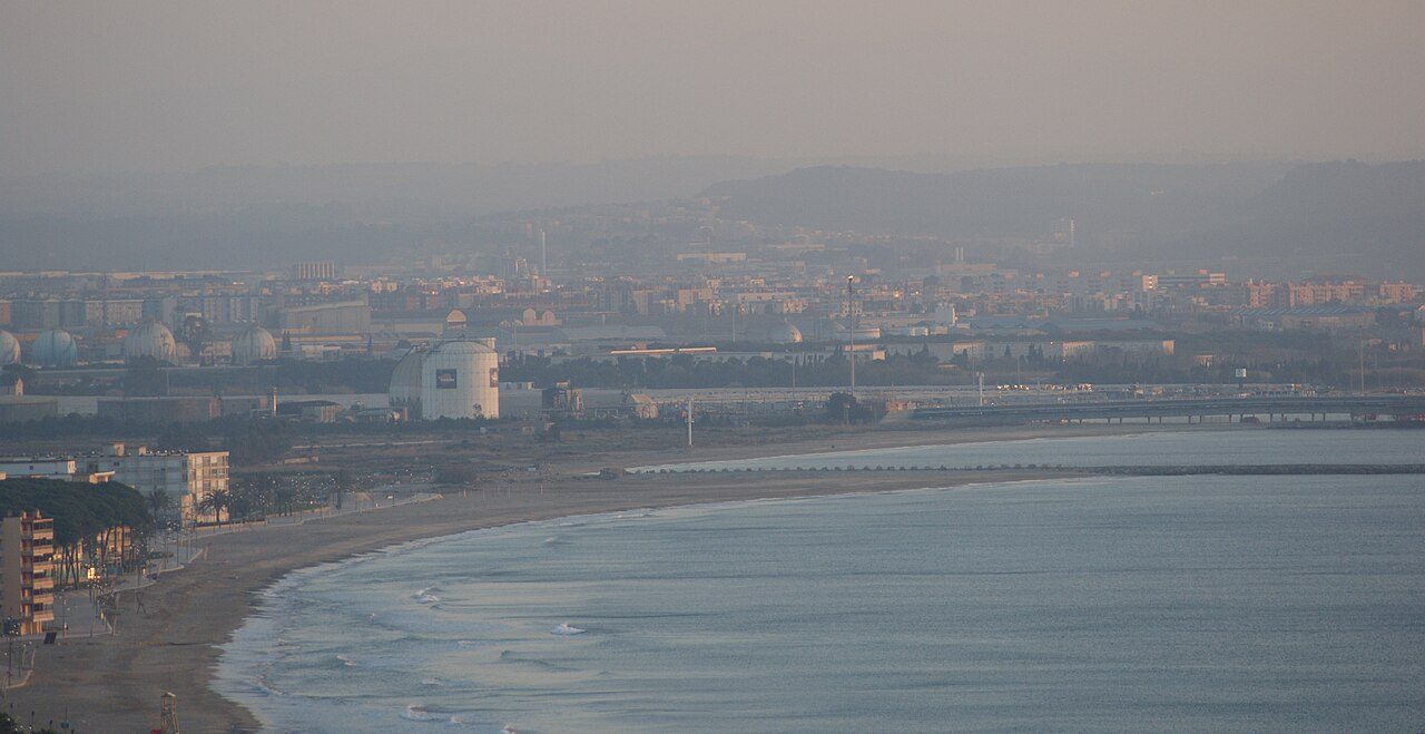 La playa de arena fina de La Pineda, uno de los grandes atractivos de la Costa Daurada