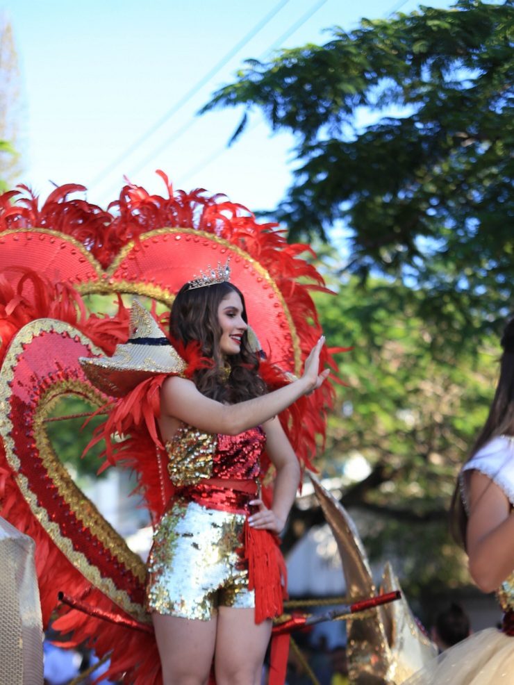 Los diablos cojuelos del Carnaval, imprescindible que ver en La Vega