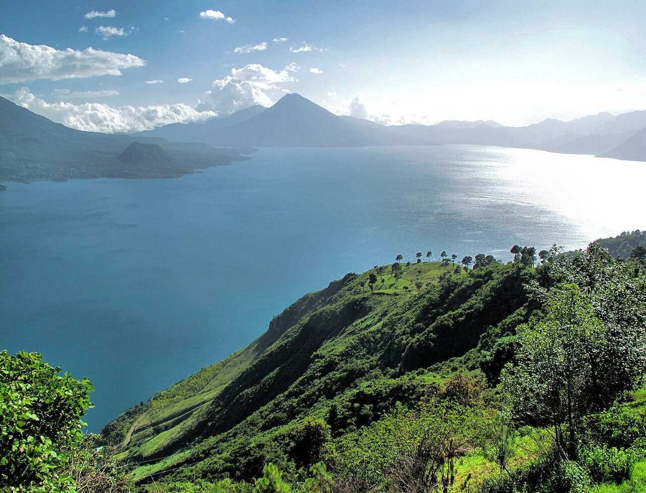 Vistas del Lago Atitlán y los volcanes, lo mejor que ver en Panajachel