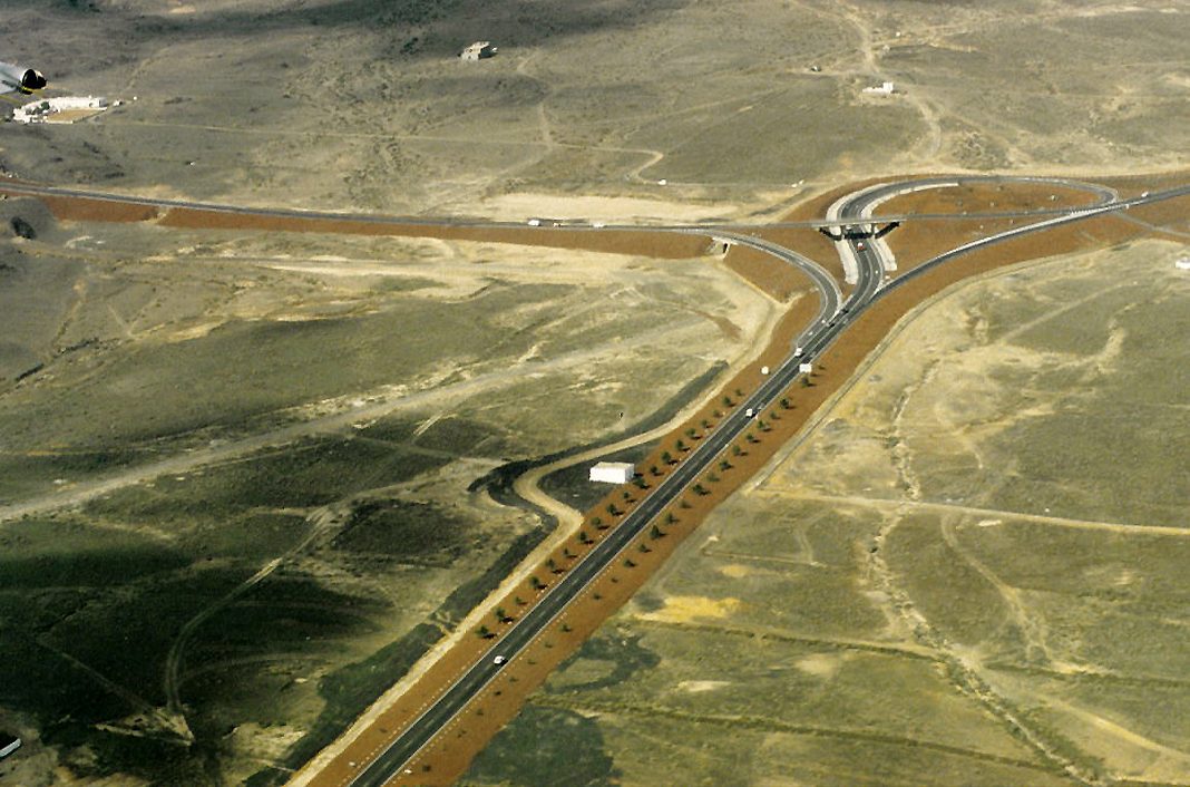 Carretera entre volcanes de camino a Tinajo, Lanzarote
