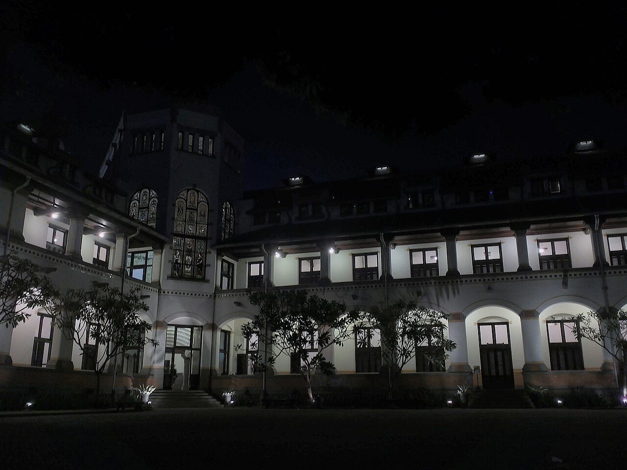 Lawang Sewu, el edificio de las mil puertas, imprescindible que ver en Semarang