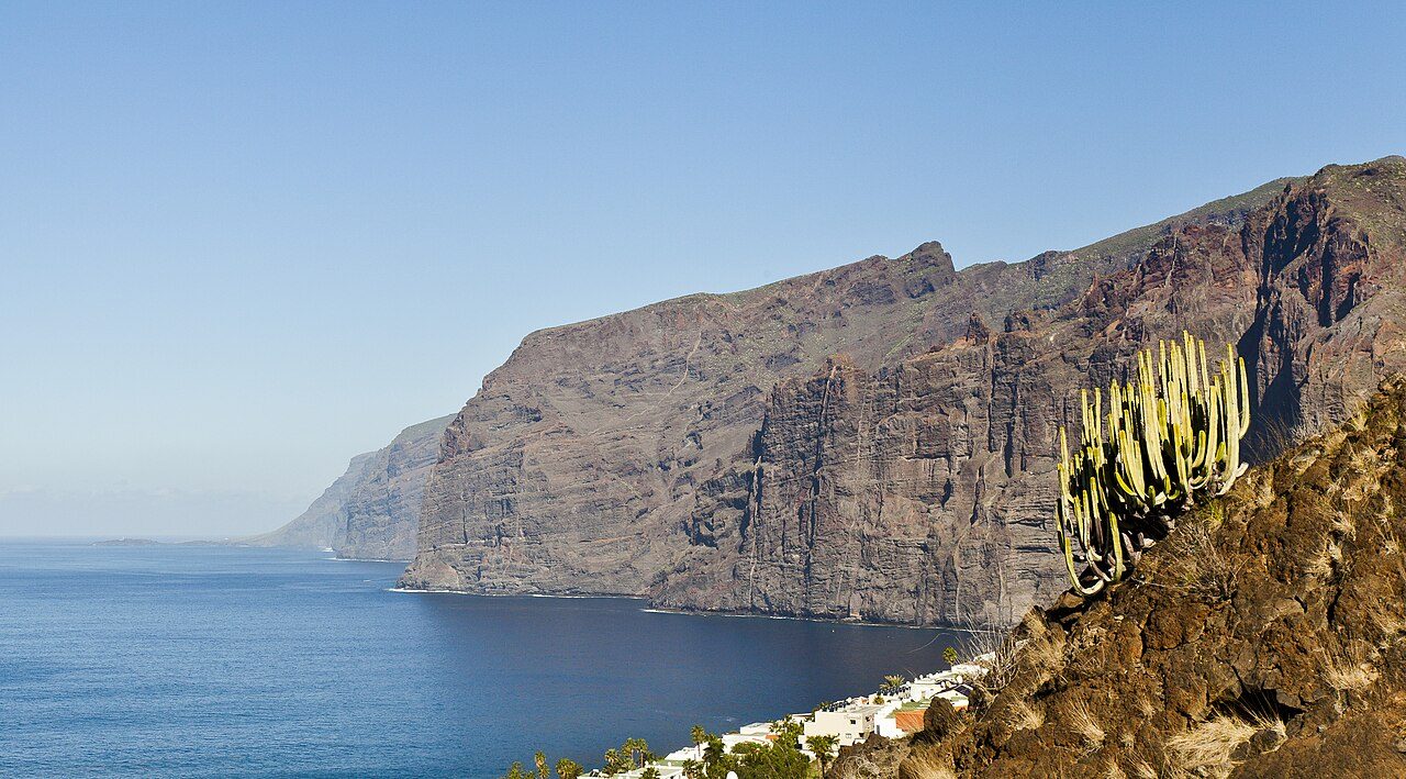 Los imponentes acantilados que explican qué ver en Los Gigantes