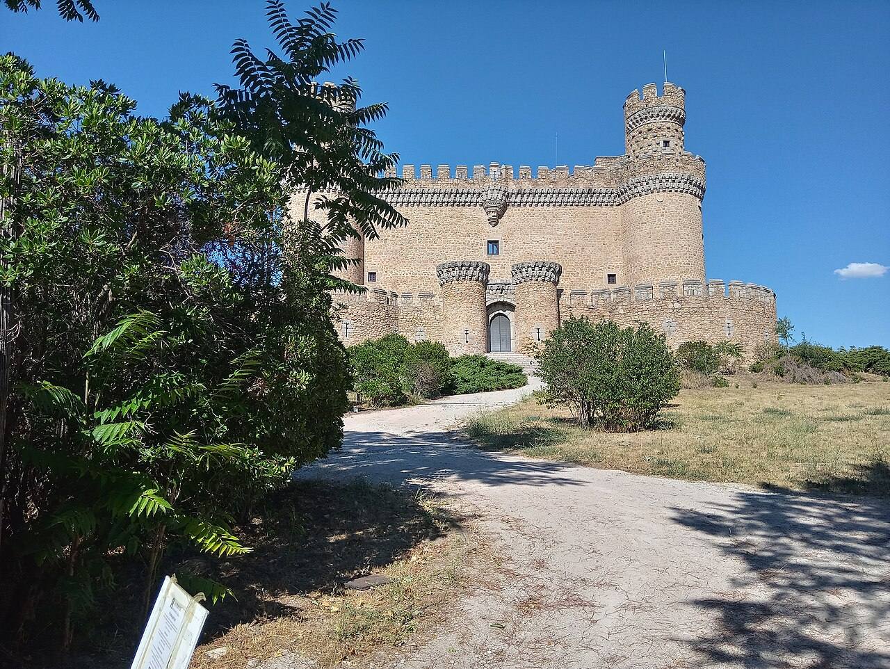 Vista del castillo, lo imprescindible que ver en Manzanares El Real