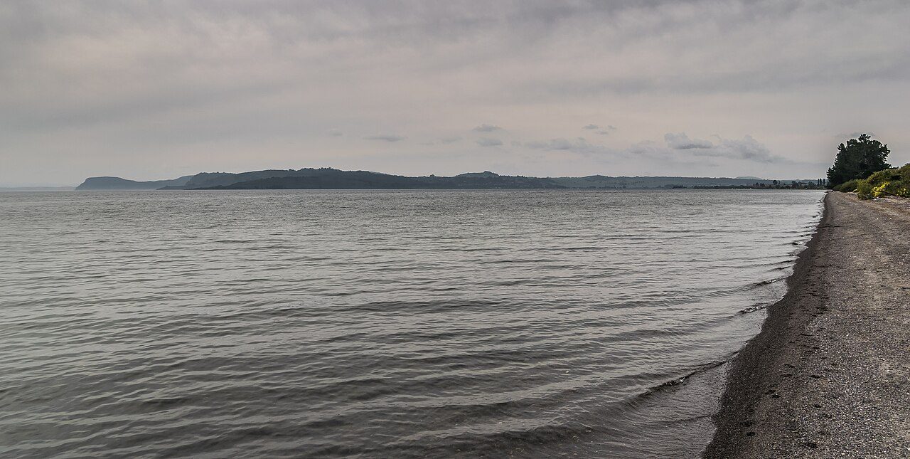 Las tallas maoríes solo accesibles por agua, un imprescindible de qué ver en Taupo