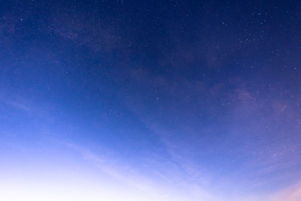 Cielo estrellado sobre Pisco Elqui, un imprescindible del Valle del Elqui
