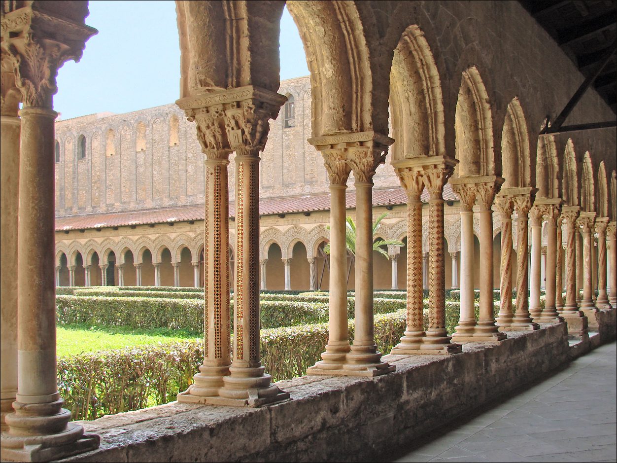 El claustro benedictino, otra joya de qué ver en Monreale